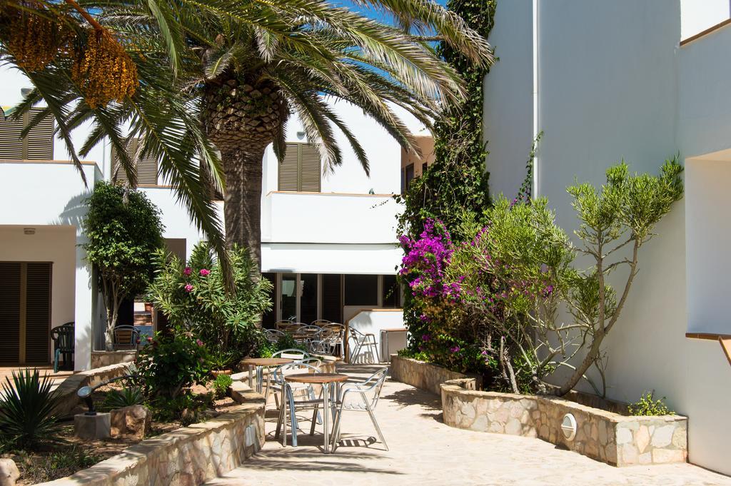Sol Y Mar Hotel Playa Migjorn Exterior photo